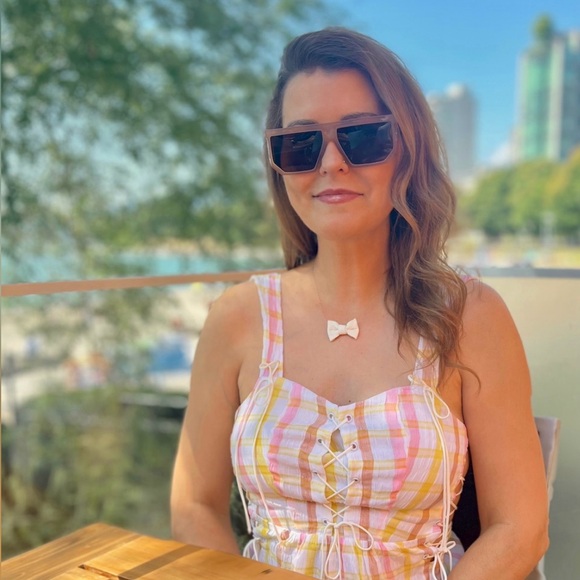 Meet your Posher, Lisa - Picture 3 of 4